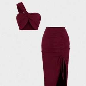 Women’s Ruched Midi Skirt in Burgundy